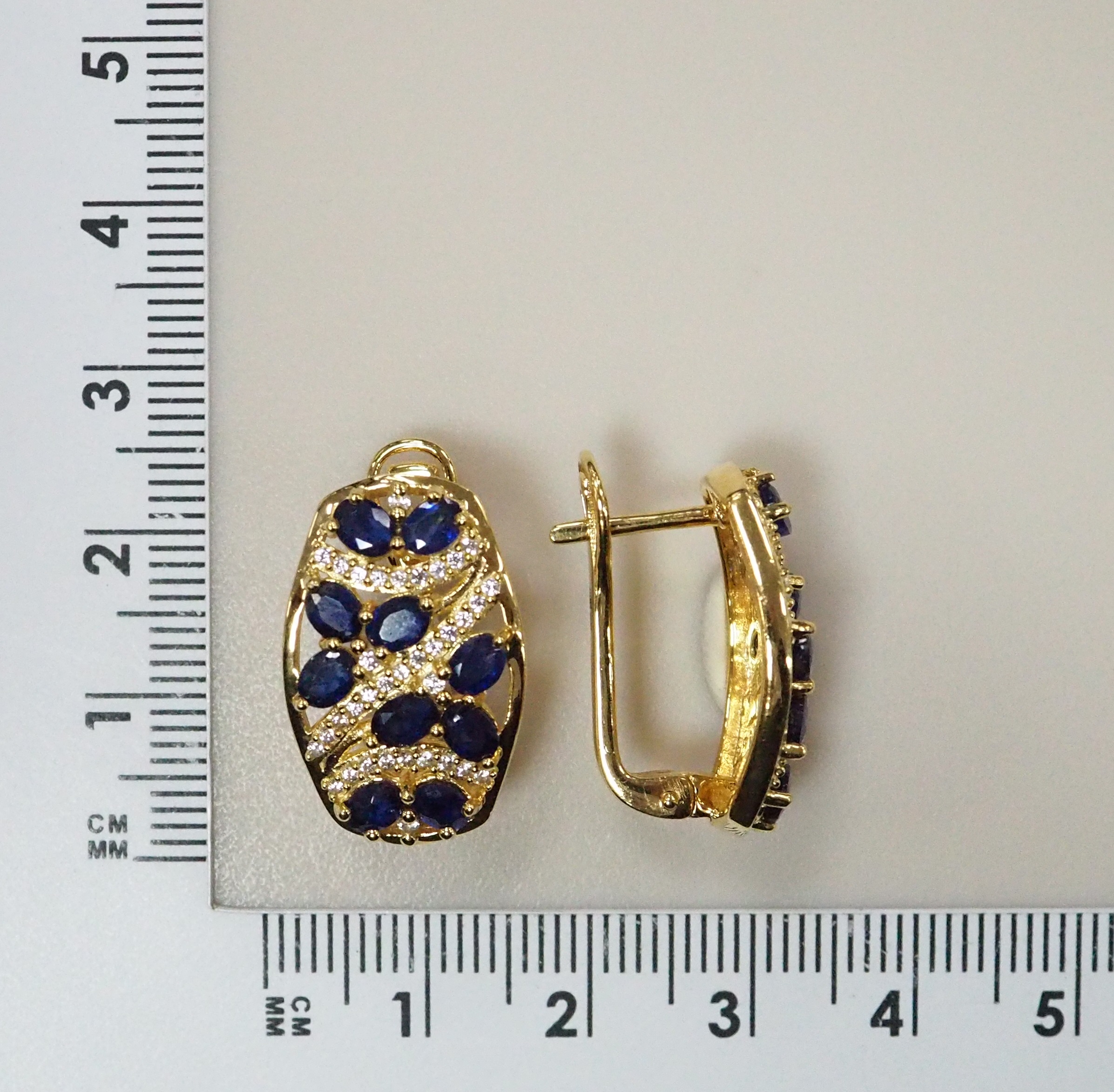 Серебряные серьги с сапфирами